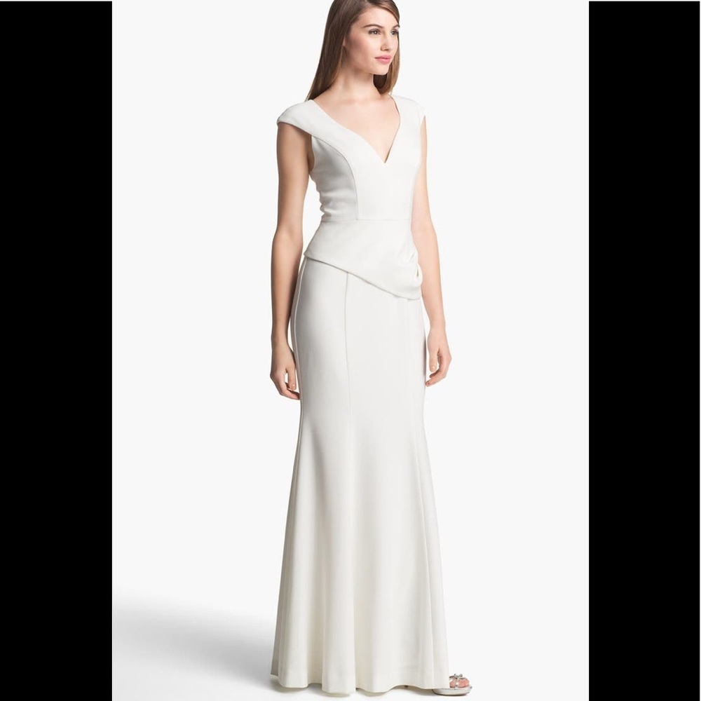 New with tags Black Halo 'Wren' Crepe Peplum Gown